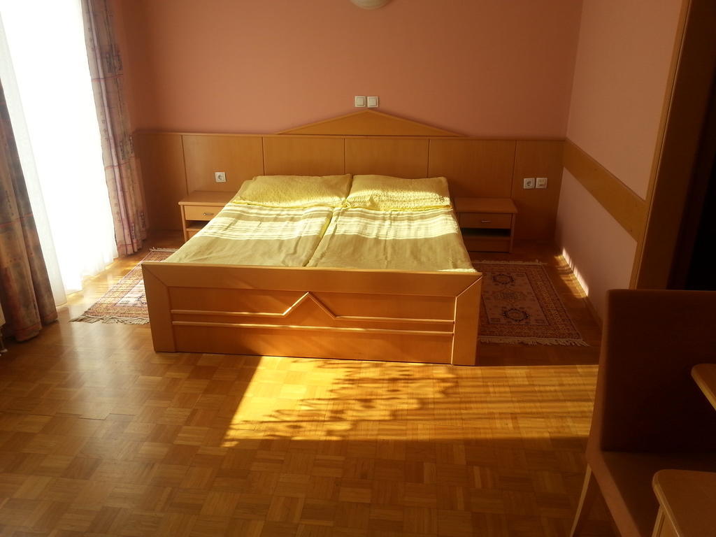 Penzion Zeleni Kakadu Maribor Exterior photo